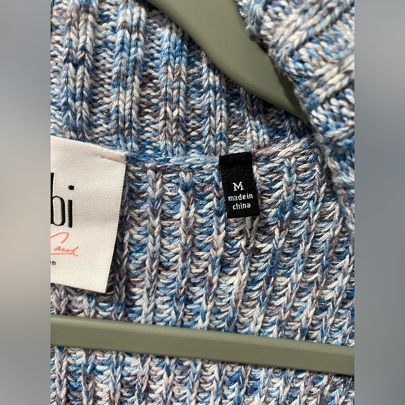 Cabi women’s size M, long sleeveless knit cardigan, costal good condition. - Picture 3 of 6